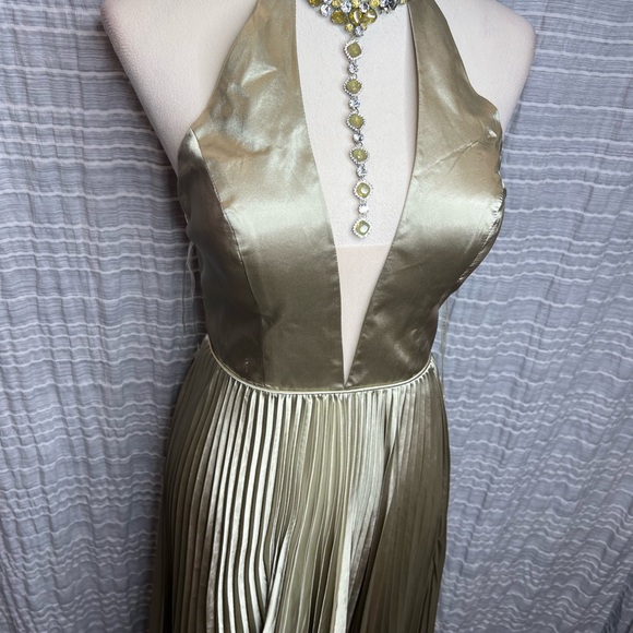 Tarik Ediz Sage Pleated Prom Dress - Picture 9 of 13